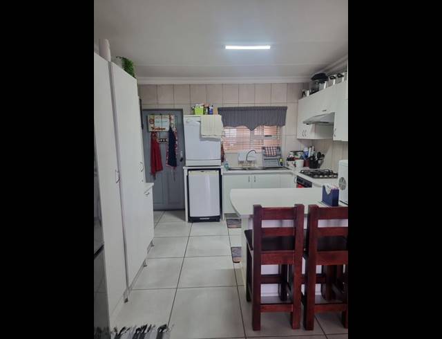 3 BEDROOM PROPERTY TO RENT IN HARTENBOS CENTRAL